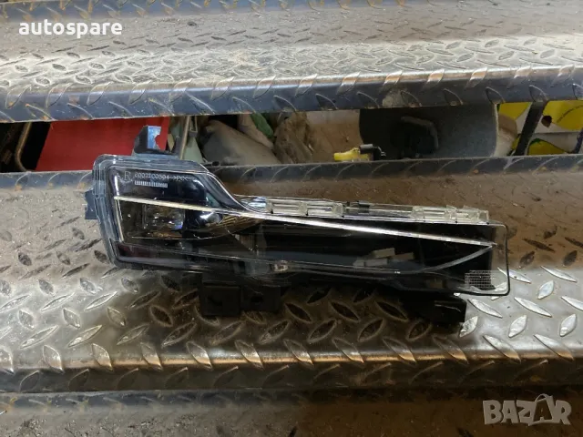 Десен халоген Tesla 3. 2017-2023. Дневна светлина. , снимка 5 - Части - 49400608