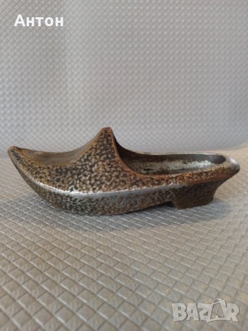 Метален пепелник цървул.