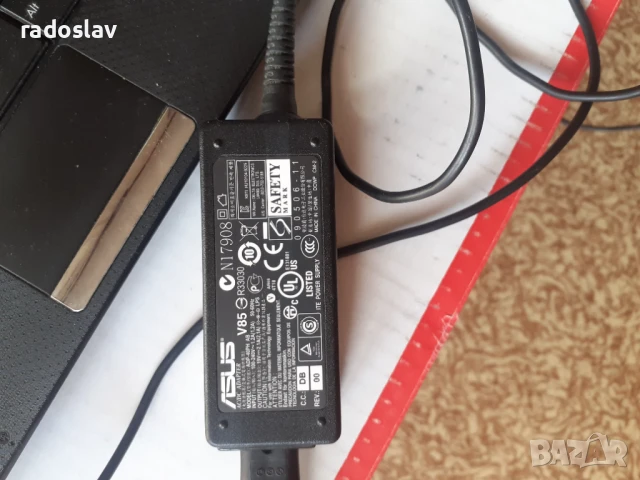 Малък лаптоп Asus Eee PC 1001PX, снимка 2 - Лаптопи за дома - 50543342