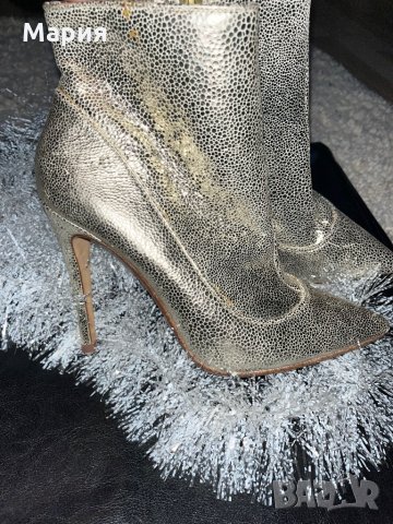 Оригинални златисти боти, снимка 3 - Дамски боти - 34937643