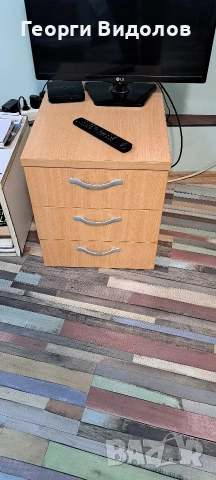 Продавам шкафче, кантонерка. Запазено.