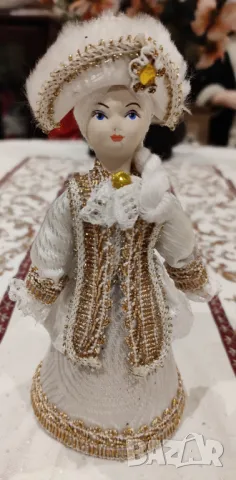 Кукла в национална носия 