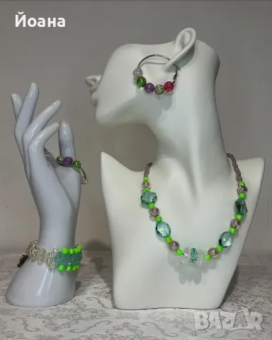 Зелен комплект бижута от мъниста - гривна, гердан, обеци. Ръчна изработка . Идея за подарък. 