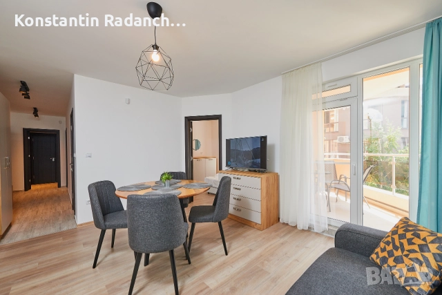 Елегантен многостаен апартамент в топ център на Поморие, снимка 3 - Апартаменти - 52962777