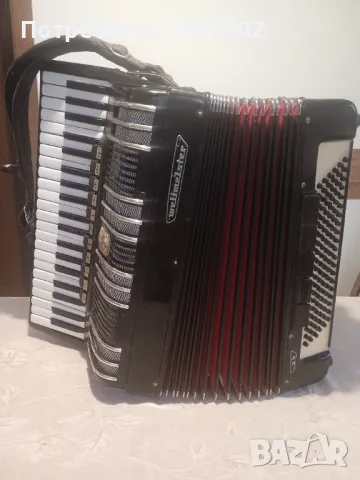 Продавам акордеон Weltmeister S4 С4