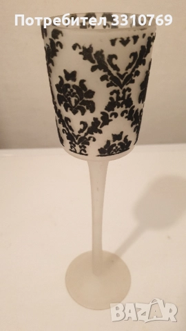 Ритуална стъклена чаша на столче. , снимка 1