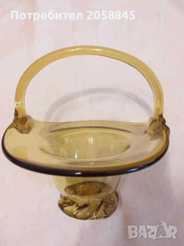 Красива стъклена кошничка 