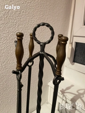  Комплект стари антични прибори, аксесоари за камина, ковано желязо и месинг, снимка 3 - Камини - 50944770