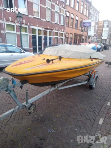 Продавам Моторна лодка Shakespeare Fibreglass