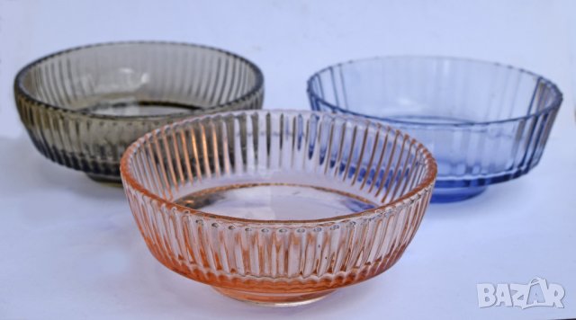 3 броя купички от цветно стъкло, снимка 2 - Сервизи - 38344358