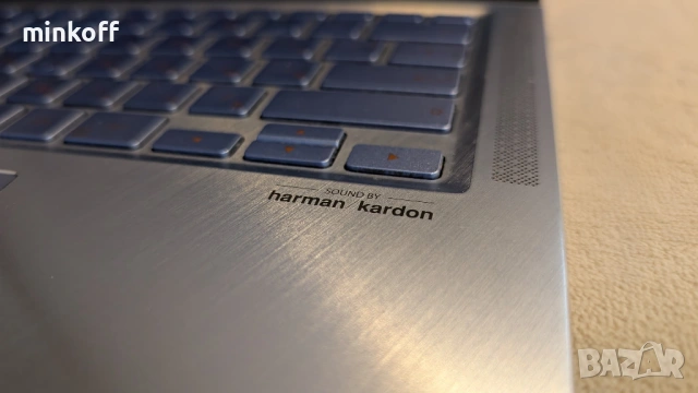 ASUS ZenBook 14 UM431D, Full HD, AMD Ryzen 5 3500U, 8 GB, 512 GB NVMe, снимка 3 - Лаптопи за дома - 53538057