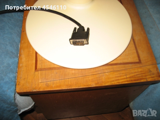 Монитор LG Flatron 22", снимка 4 - Монитори - 52201147