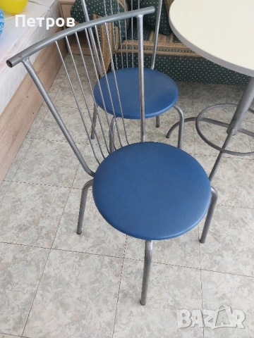 Комплект Кръгла маса с 4 стола, налични 4 комплекта, снимка 4 - Маси - 48786404