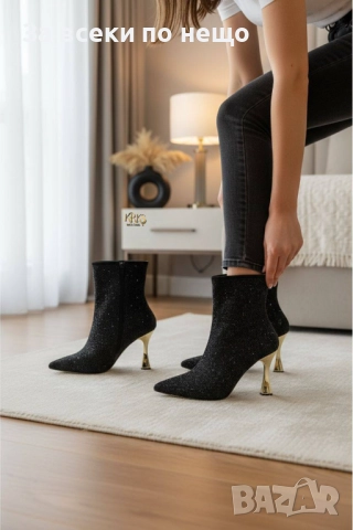 Дамски Черни Кожени Боти На Ток С Метален Детайл Код SK288