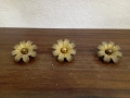 Три броя месингови цветя - орнаменти месинг, снимка 1