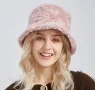 Розова дамска пухкава шапка със сърца, снимка 1