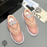 Дамски маратонки Versace Реплика ААА+, снимка 1 - Маратонки - 38772573