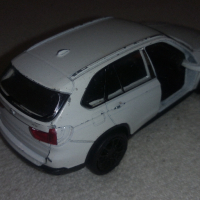 BMW X5 Welly - Мащаб 1:(34-39), снимка 5 - Колекции - 36515820