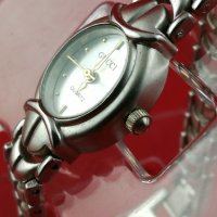 Часовник Gucci Quartz, снимка 3 - Дамски - 17678624