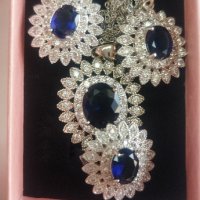 сребърен комплект със сини кристали , снимка 1 - Колиета, медальони, синджири - 43746342