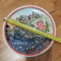 Красива порцеланова чиния за стена.Изглед от Хърватска., снимка 2 - Други - 43043706