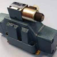 Хидравличен разпределител Bosch 0810 010 952, 0810 091 404 96VDC directional control valve, снимка 2 - Резервни части за машини - 37836095