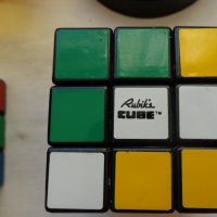 Оригинално Унгарско кубче Рубик Rubiks CUBE tm два броя употребявани, снимка 4 - Колекции - 36850358