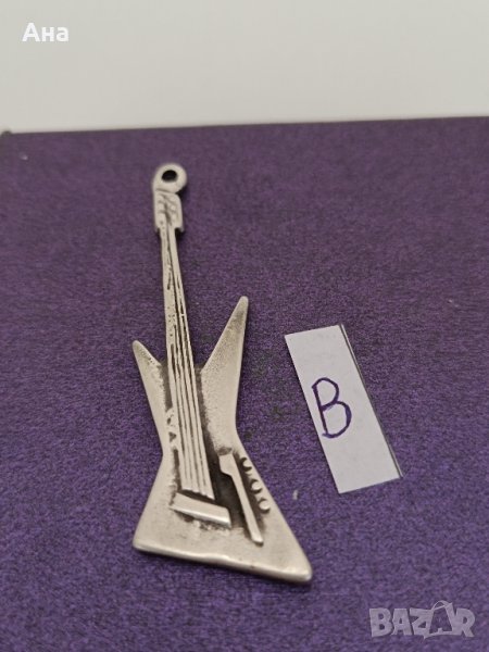 Красива висулка сребърна китара  Буква В, снимка 1
