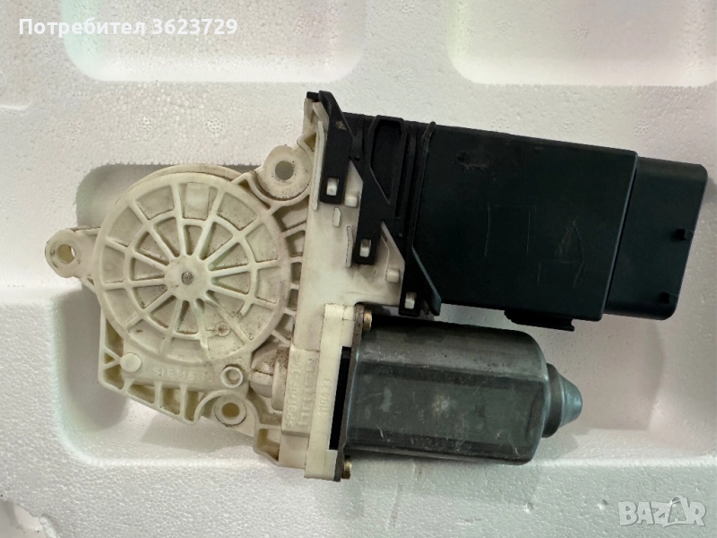 Предно ляво моторче стъклоповдигащ механизъм Сеат Леон Predno lqvo motorche stuklopovdigach Seat Leo, снимка 1