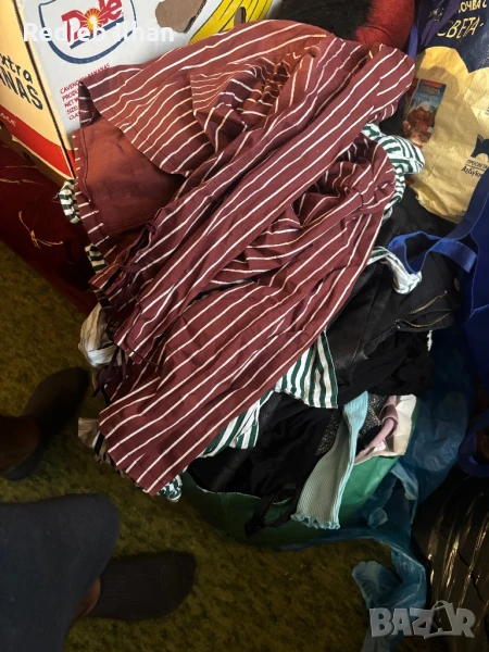 Дрехи втора употреба, снимка 1