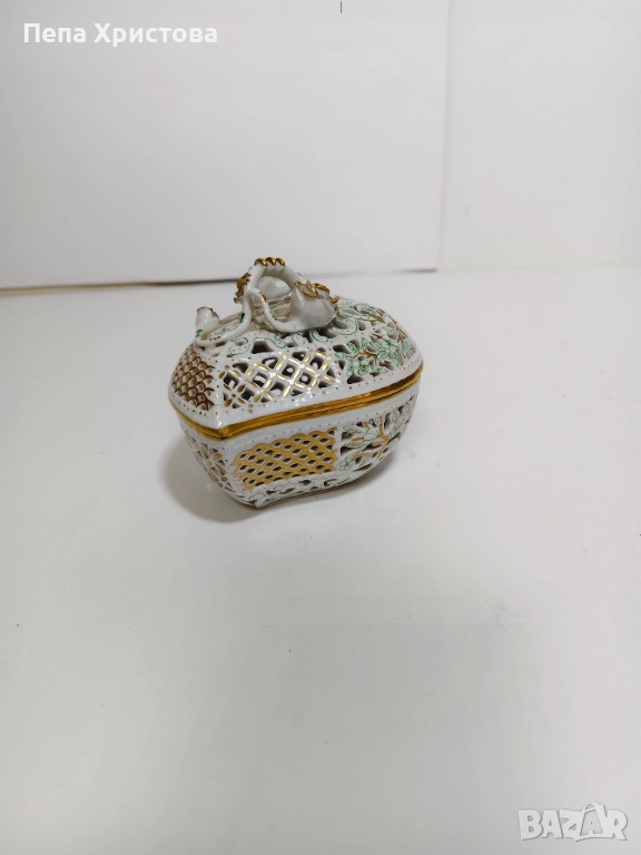 Кутия за бижута от ажурен унгарски порцелан Herend, снимка 1