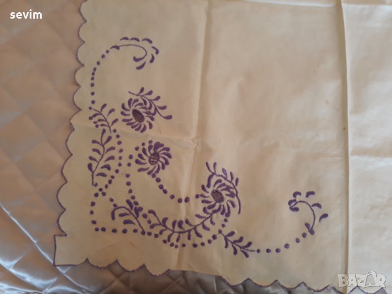 Каренца с бродерия от преди 70 години  , снимка 1