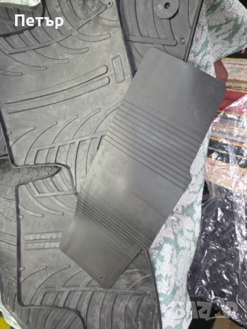 Продавам оригинални немски гумени стелки за VW T-ROC. , снимка 4 - Аксесоари и консумативи - 52181766