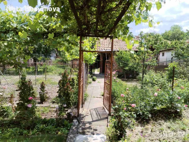 Къща с дворно място в много добро състояние, снимка 13 - Къщи - 50706703