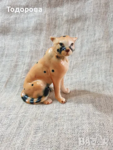 Порцеланова фигурка