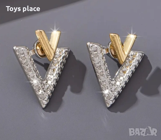 Страхотни обеци Valentino 