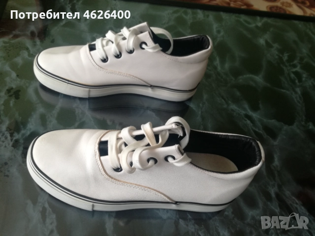 Продавам Спортни бели маратонки-Eyas 