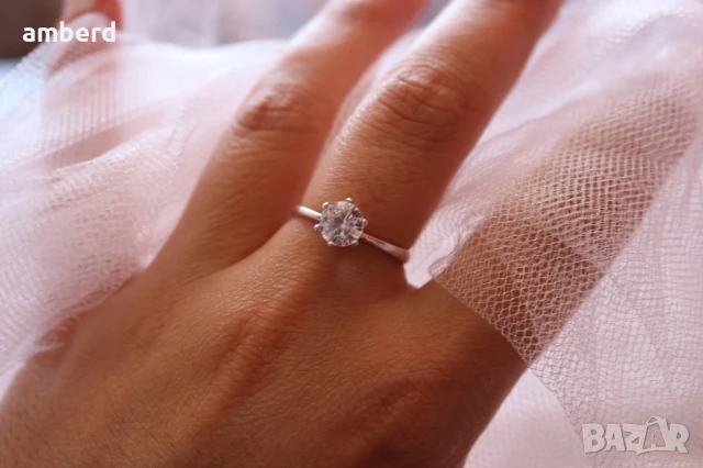 Нежен и стилен сребърен пръстен - модел PLR023