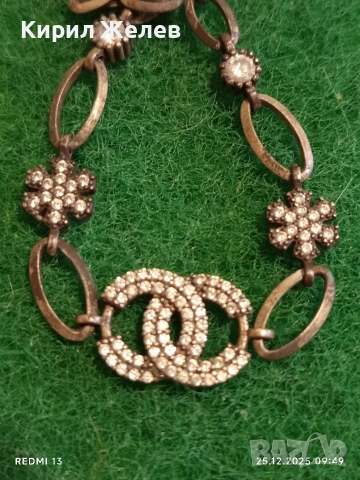Сребърна гривна с логото на Chanel инкрустирани кристали 40200, снимка 3 - Гривни - 52895650