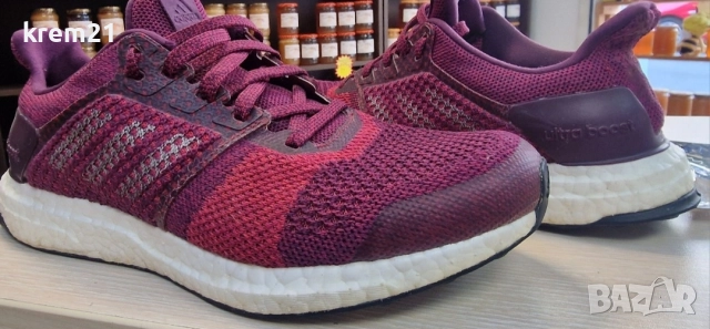 Adidas UltraBoost дамски маратонки 39 1/3, снимка 4 - Маратонки - 52637233