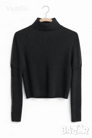 Черен пуловер с камъчета