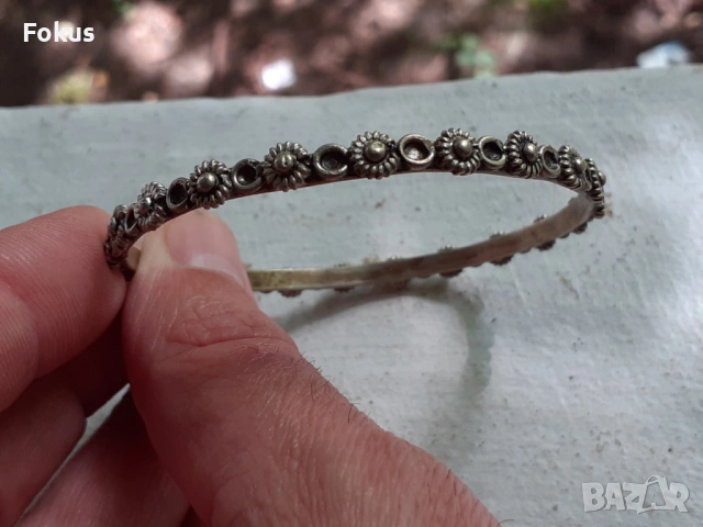 Етно нежна гривна за носия