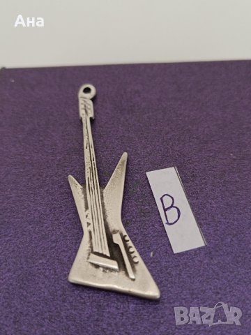 Красива висулка сребърна китара  Буква В, снимка 1