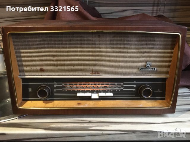 Лампово радио Grundig 2550, снимка 1 - Радиокасетофони, транзистори - 43252881