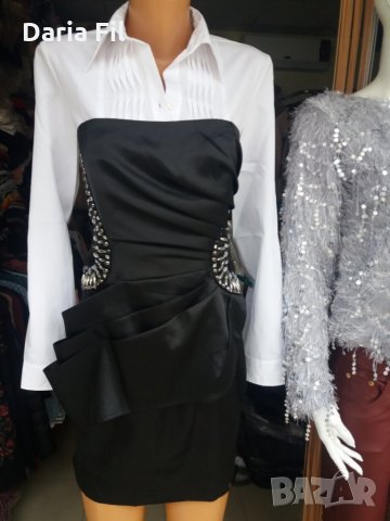 РАЗПРОДАЖБА- 30% Черна рокля с отворени рамене, украсена с камъчета , снимка 1 - Рокли - 27360732