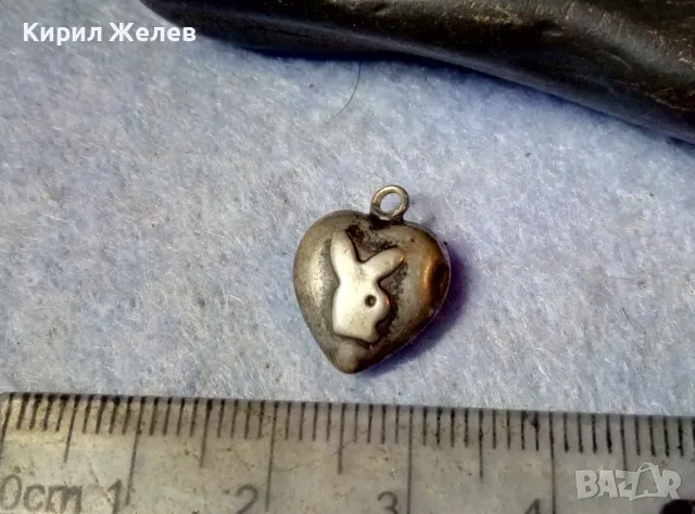 Стар КОЛЕКЦИОНЕРСКИ СЪРЦЕВИДЕН СРЕБЪРЕН ПЕНДАНТ Със ЗАЙЧЕТО на ПЛЕЙБОЙ ВИСОКА ПРОБА СРЕБРО 42015, снимка 7 - Антикварни и старинни предмети - 48901311