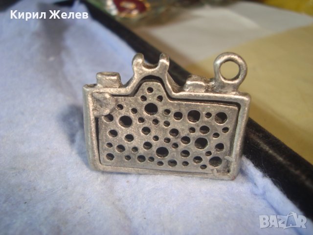 ПОСРЕБРЕН ЛАКИРАН ВИНТИДЖ ПЕНДАНТ - РЕТРО ФОТОАПАРАТ ФИГУРАЛЕН АРТ МЕДАЛЬОН с КОЖА и КРИСТАЛ 35108, снимка 7 - Колиета, медальони, синджири - 37745188