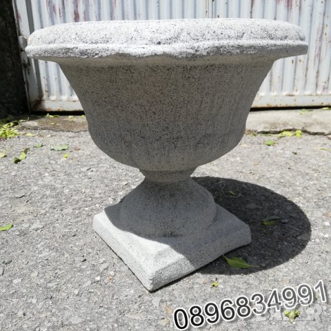 Голяма Кашпа/ Саксия от бетон - каменен цвят, снимка 2 - Саксии и кашпи - 37730612