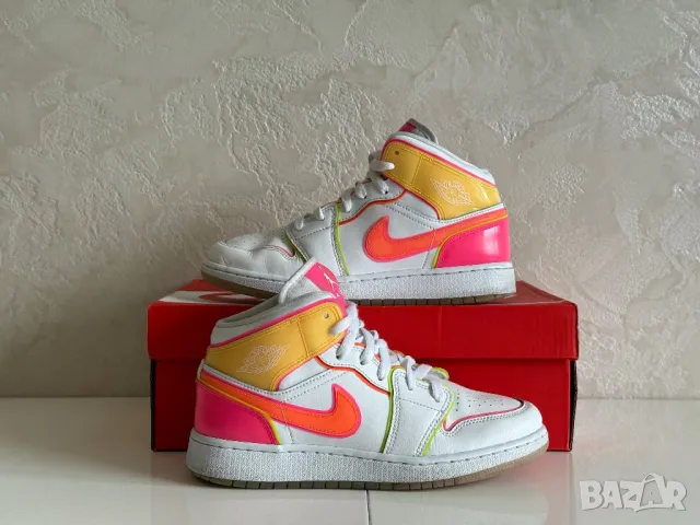 Дамски кецове Air Jordan 1 Mid “Edge Glow” | 38 номер, снимка 1 - Кецове - 49473640