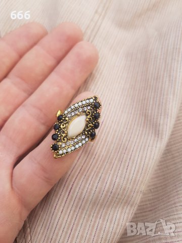 Пръстен, снимка 2 - Пръстени - 42947826